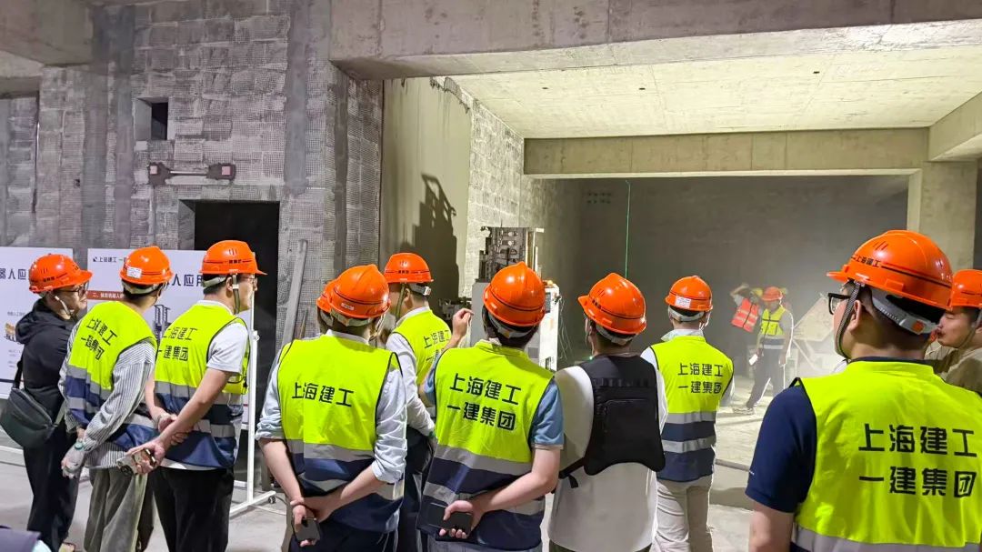 蔚建机器人 “尖兵” 集结，上海建工一建集团力推“内墙粉刷系列机器人”的规模化应用