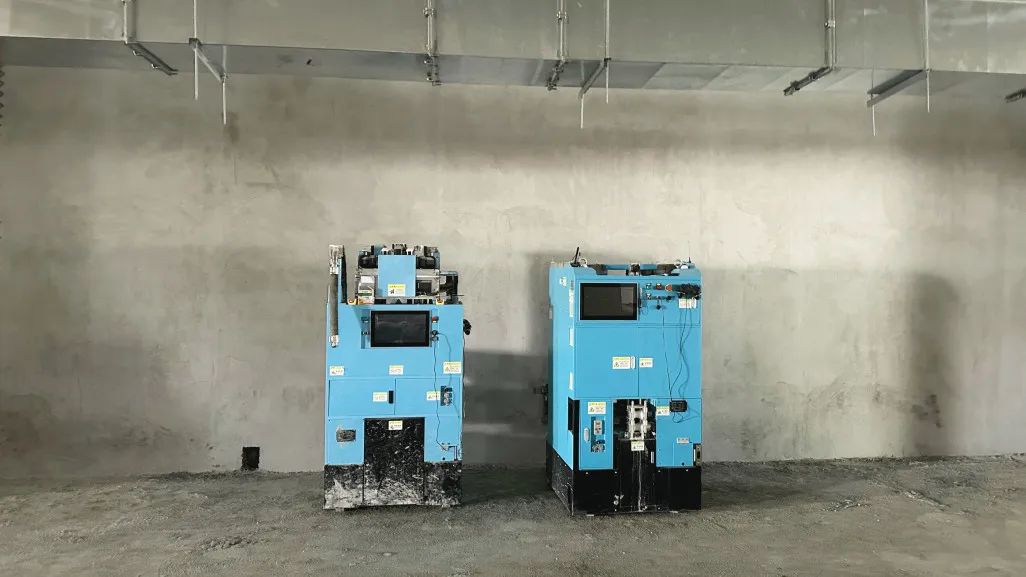 50℃高温的沙漠地带，蔚建抹灰机器人在阿联酋“抹”出完美墙面
