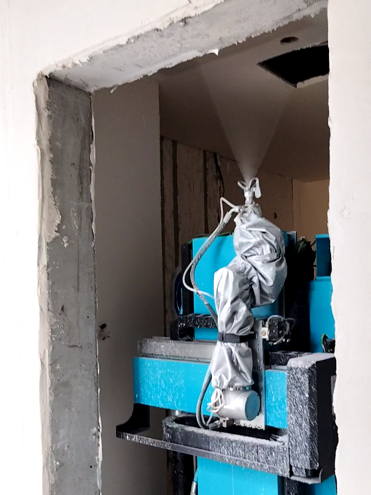 狭小空间里精准作业 蔚建喷涂机器人圆满完成智鑫慧谷人才公寓项目