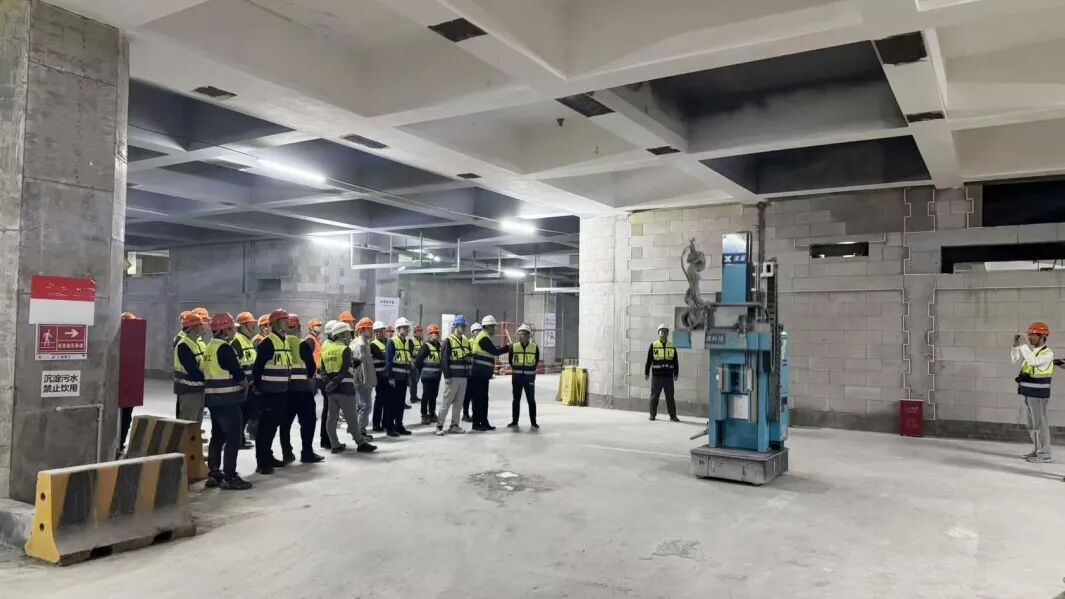 蔚建科技喷涂机器人实例——上海东站项目应用(图4) 蔚建科技喷涂机器人实例——上海东站项目应用(图4)