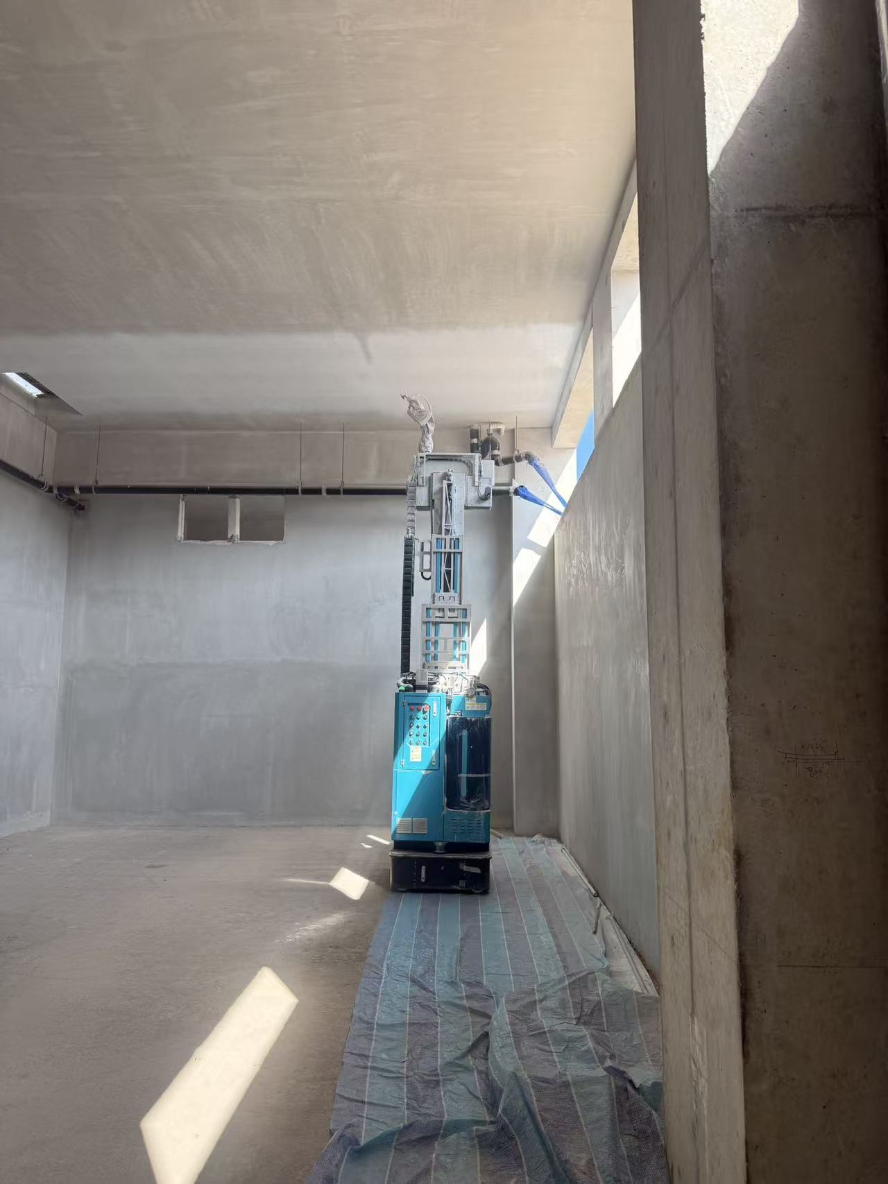 新加坡地铁工程全面引入机器人,蔚建喷涂机器人在跨岛线成功应用!(图4) 新加坡地铁工程全面引入机器人,蔚建喷涂机器人在跨岛线成功应用!(图4)