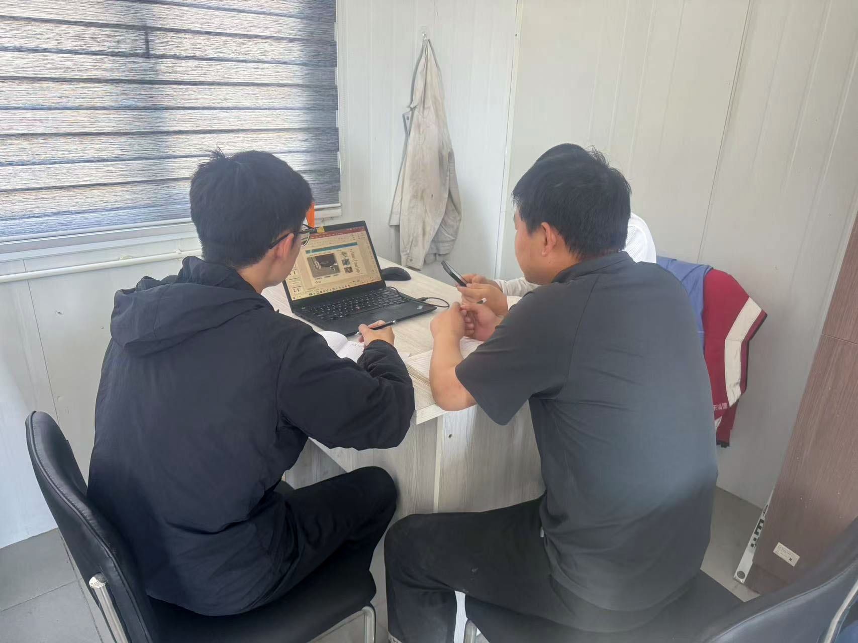 Weijian plastering robot landed in Uzbekistan, full chain delivery allows customers to "use it well"!(图5) Weijian plastering robot landed in Uzbekistan, full chain delivery allows customers to "use it well"!(图5)