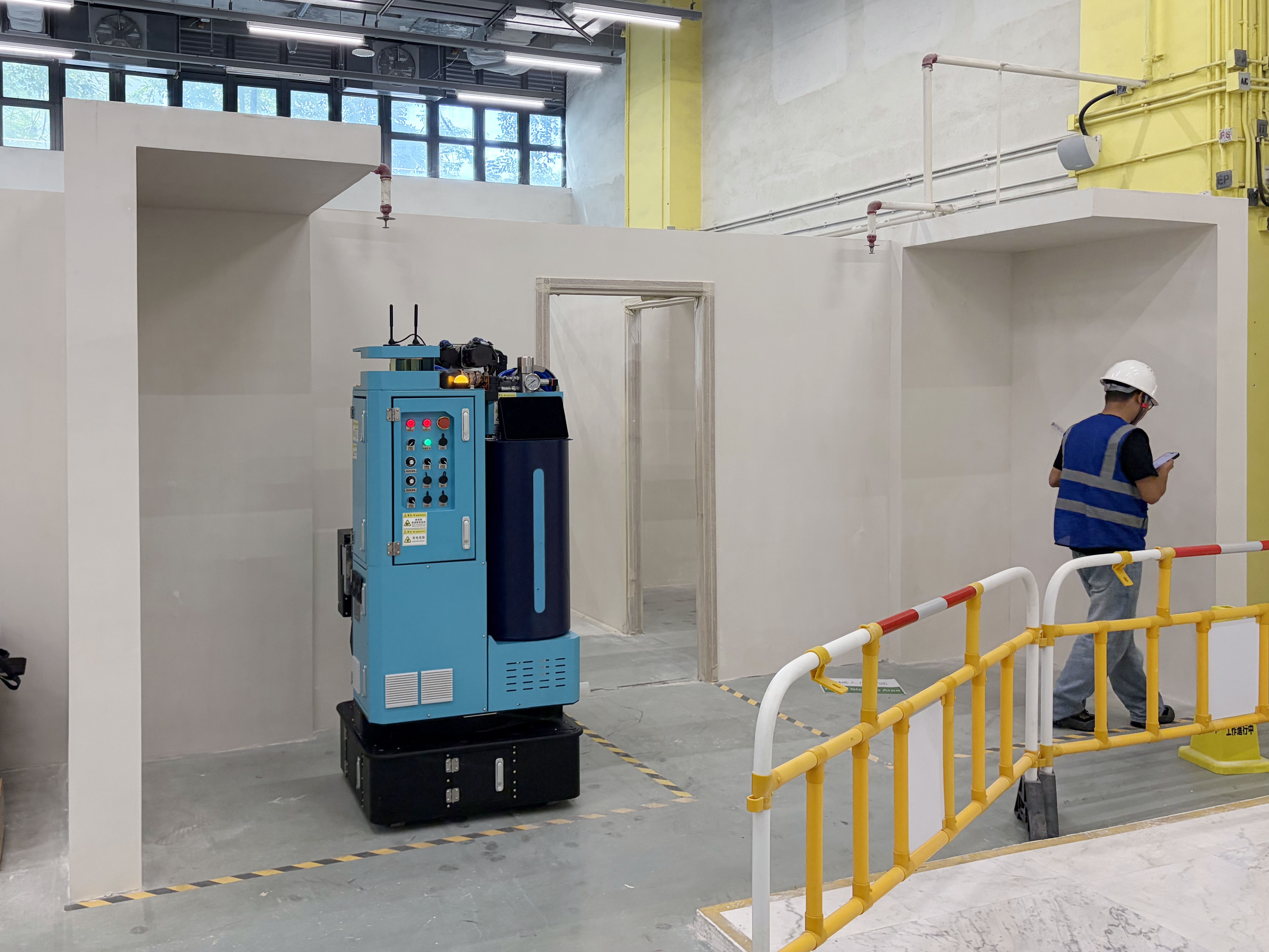 以“质”取胜:蔚建喷涂机器人获粤港澳建筑机器人大赛香港赛区“质量之星”(图2) 以“质”取胜:蔚建喷涂机器人获粤港澳建筑机器人大赛香港赛区“质量之星”(图2)